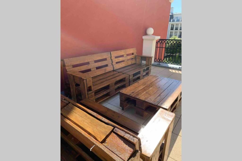 Appartement Terrasse Au Centre De Serris 塞里斯 外观 照片