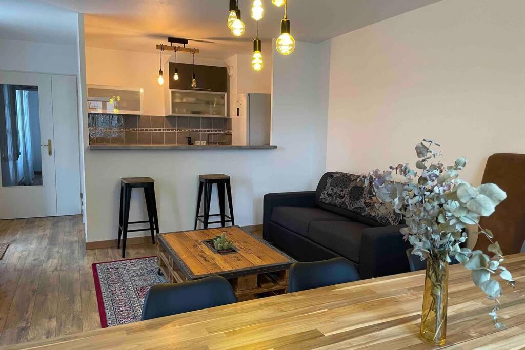 Appartement Terrasse Au Centre De Serris 塞里斯 外观 照片